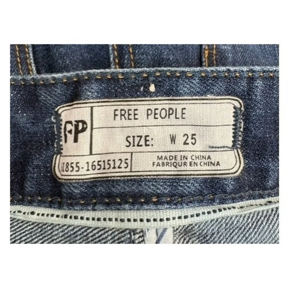 Free People Dark Wash Denim Cut Off Shorts‎ Raw Hem Distressed Size 25 Indigo